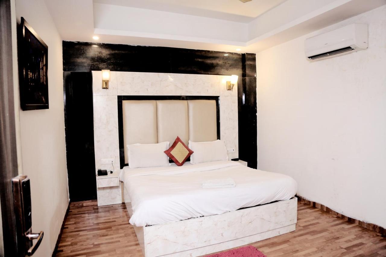 Hotel Plazzo Igi New Delhi Bagian luar foto