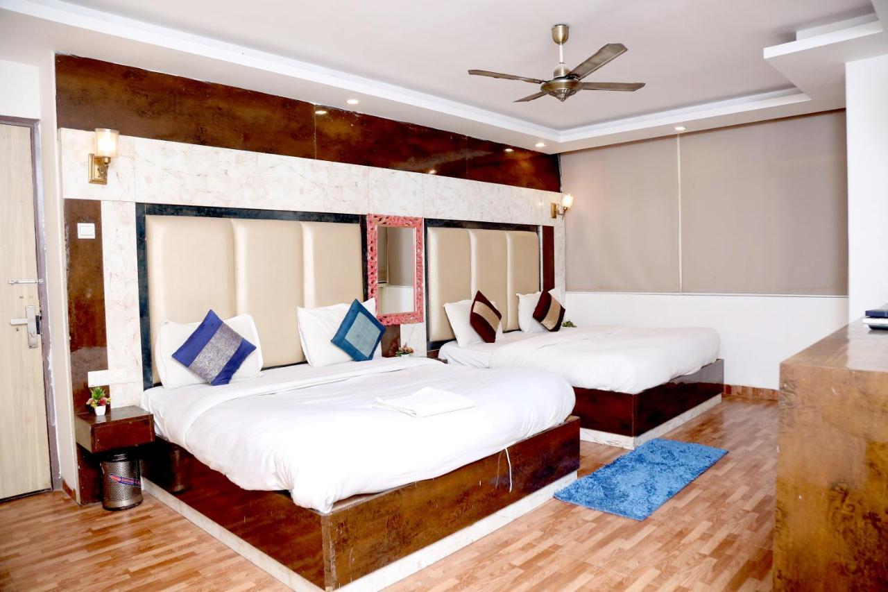 Hotel Plazzo Igi New Delhi Bagian luar foto